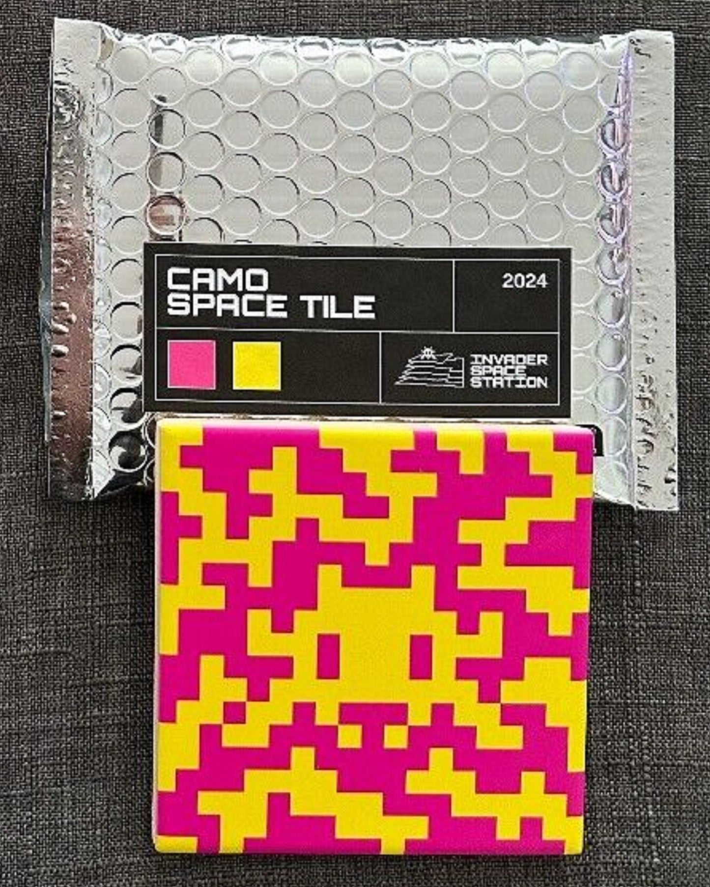 Invader - Kit Camo Tile Yelloxw Ping (2024)